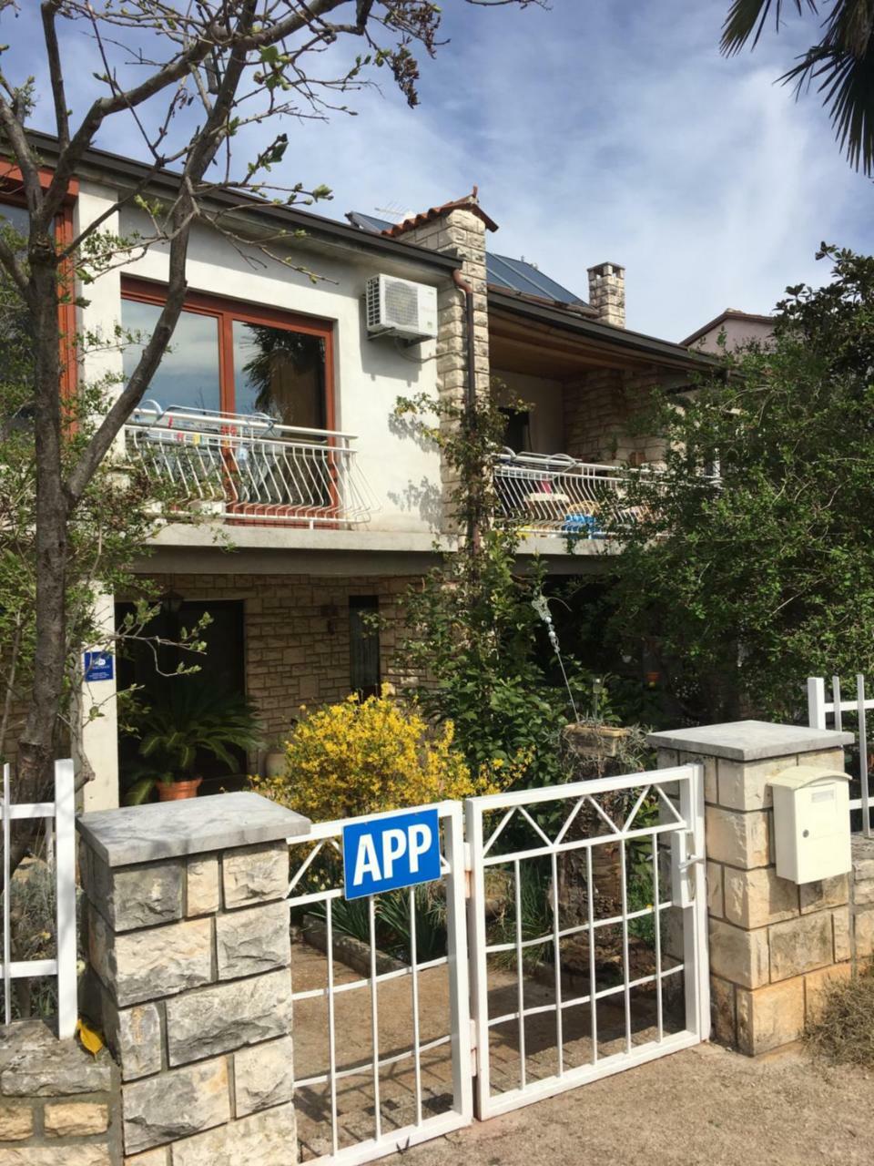 Apartments Vuica Умаг Экстерьер фото